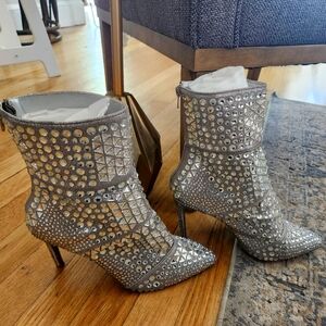 Steve Madden Reflective Rhinestone Shoes Size 8